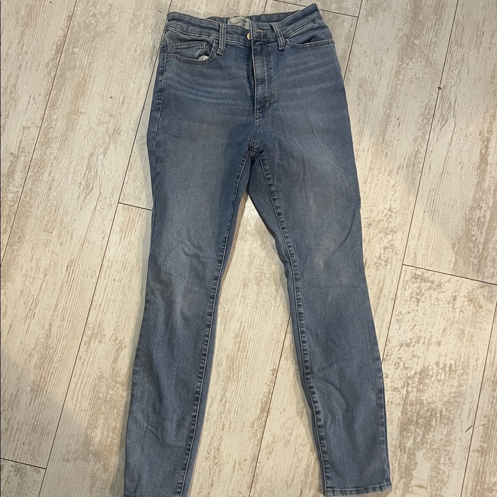 Universal Thread Women’s Skinny Jeans in Medium Blue Wash
